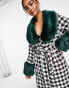 Фото #6 товара Miss Selfridge boucle faux fur collar and cuff wrap coat in mono check