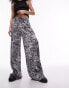 Фото #2 товара Topshop abstract printed plisse trouser in mono