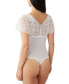 ფოტო #2 პროდუქტის Women's Lifted in Luxury Flutter-Sleeve Lace Bodysuit 836333