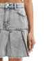 Фото #5 товара Monki low waist denim skirt with pleat raw hem in tinted blue wash