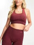 Фото #1 товара Hummel Seamless sports crop top with scoop neck in dark red