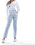 Фото #3 товара New Look ripped knee mom jean in light blue wash