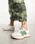 New Balance 327 trainers in white & green