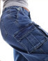 Фото #2 товара Urban Bliss denim cargo jeans in mid wash blue