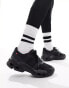 ON Cloudpulse trainers in black