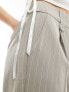 Фото #5 товара Vero Moda tapered trousers with pleat front in light grey pinstripe