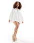 Фото #4 товара Esmee Plus oversized tie detail smock beach mini dress in white