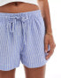 Фото #3 товара Stradivarius STR Petite rustic pull on short in blue stripe