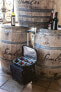 Фото #2 товара Сумка-холдер для 6 бутылок вина с охладителем и тележкой Oniva Legacy® Cellar 6-Bottle Wine Carrier & Cooler Tote