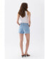 ფოტო #5 პროდუქტის Women's Dart Detailed Denim Shorts