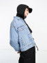 Фото #1 товара Levi's trucker denim jacket in mid wash blue