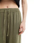 Фото #4 товара Miss Selfridge linen blend pull on wide leg trouser in khaki