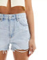 Stradivarius ripped denim short in bleach wash BLAU, 38 - фото #4