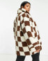 Фото #6 товара Wednesday's Girl Curve boxy oversized coat in check fluffy borg