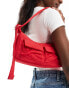 Baggu cargo nylon shoulder bag in candy apple red Красный - фото #1