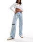 Фото #1 товара Abercrombie & Fitch low rise baggy fit jean with knee rips in light blue