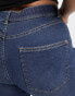 Фото #4 товара Simply Be straight leg jeans in mid blue wash