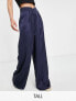 First Distraction The Label – Tall – Hose aus Satin in Marineblau mit weitem Bein und hohem Bund