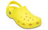 Фото #2 товара Сандалии Crocs Classic clog желтого цвета 10001-7C1