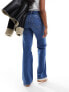 Фото #2 товара River Island seam detail wide leg jeans in medium blue