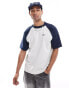 Фото #2 товара Hollister back print heavyweight boxy fit raglan baseball t-shirt in grey marl/navy