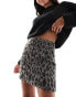 Фото #2 товара & Other Stories fluffy yarn wool blend mini skirt in leopard pattern