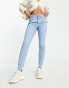 ASOS DESIGN – Ultimate – Eng geschnittene Jeans in Hellblau