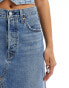 Levi's iconic long contrast denim skirt in mid blue