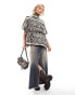 Фото #2 товара Urban Revivo striped tassel poncho in brown