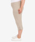 Фото #3 товара Plus Size Essentials Solid Pull-On Capri Pants with Detailed Split Hem