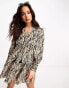 Фото #1 товара New look v neck 3/4 sleeve tiered smock mini dress in brown zebra print