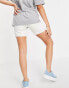 Topshop Maternity – Editor – Ultimative Shorts in Ecru