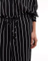 Фото #2 товара ASOS DESIGN wide leg pull on trouser with linen in black stripe