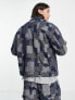 GUESS Originals – Mehrfarbige Patchwork-Hemdjacke mit Reißverschluss, Kombiteil