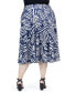 Фото #2 товара Plus Size Pleated Print Midi Skirt with Pockets
