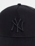 New Era MLB NY Yankees trucker cap in black