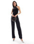 Фото #1 товара NA-KD – Jumpsuit aus Samt in Schwarz