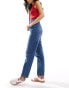 Фото #2 товара Vero Moda Tessa mom jeans in medium blue denim