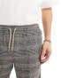 Farah redwald check shorts in brown