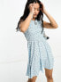 Фото #4 товара Daisy Street smock mini dress in blue ditsy