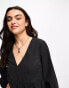 ASOS DESIGN – Gesmokter Cupro-Playsuit in Schwarz mit Puffärmeln