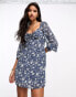 Фото #4 товара Hollister long sleeve chiffon mini dress in navy floral