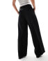 Фото #2 товара Vero Moda Petite wide leg dad trousers in black