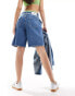 Фото #2 товара Calvin Klein Jeans 90s straight denim shorts in light wash