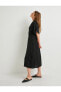 Фото #1 товара Платье женское Koton Миди с широким V-образным вырезом, короткими рукавами и карманами.