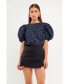 Фото #2 товара Women's Texture Fabric Top w/ Puff Short Sleeve