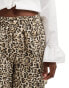 Фото #5 товара Stradivarius STR boxy short in leopard print