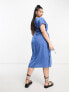 Фото #3 товара Повседневное платье Vila Curve – Midi-T-Shirt-Kleid из синего атласа с поясом.