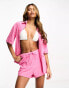 Фото #2 товара The Frolic bromine geo block towelling beach short co-ord in pink