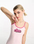 APEE by A BATHING APE – Camisole-Kleid in Rosa mit Riemchenträgern und Logo